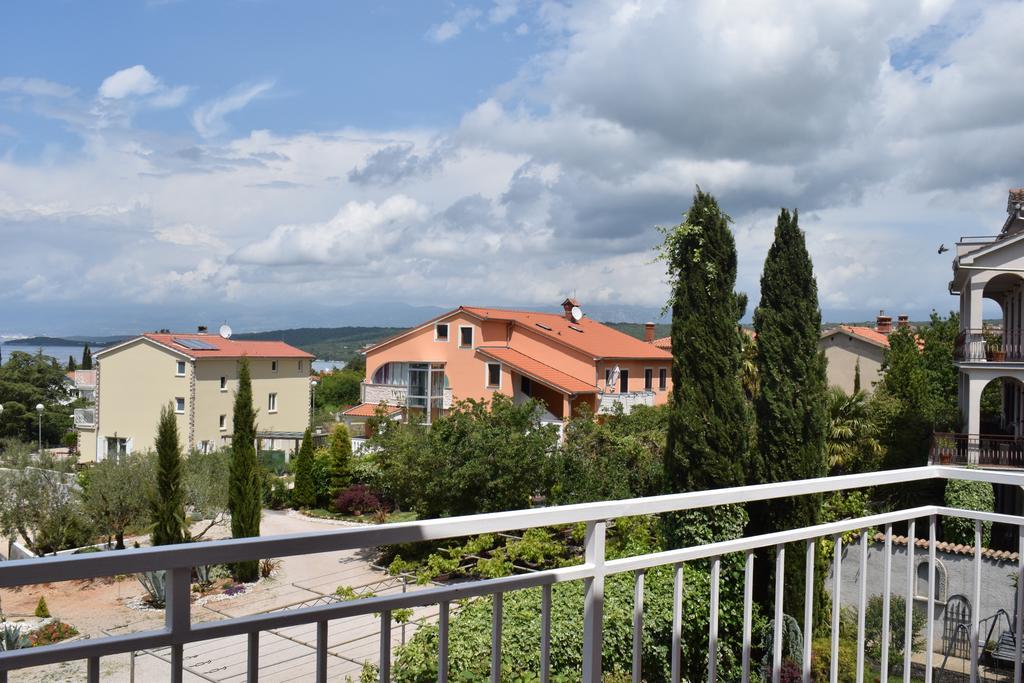Apartments Green Oasis Malinska Esterno foto