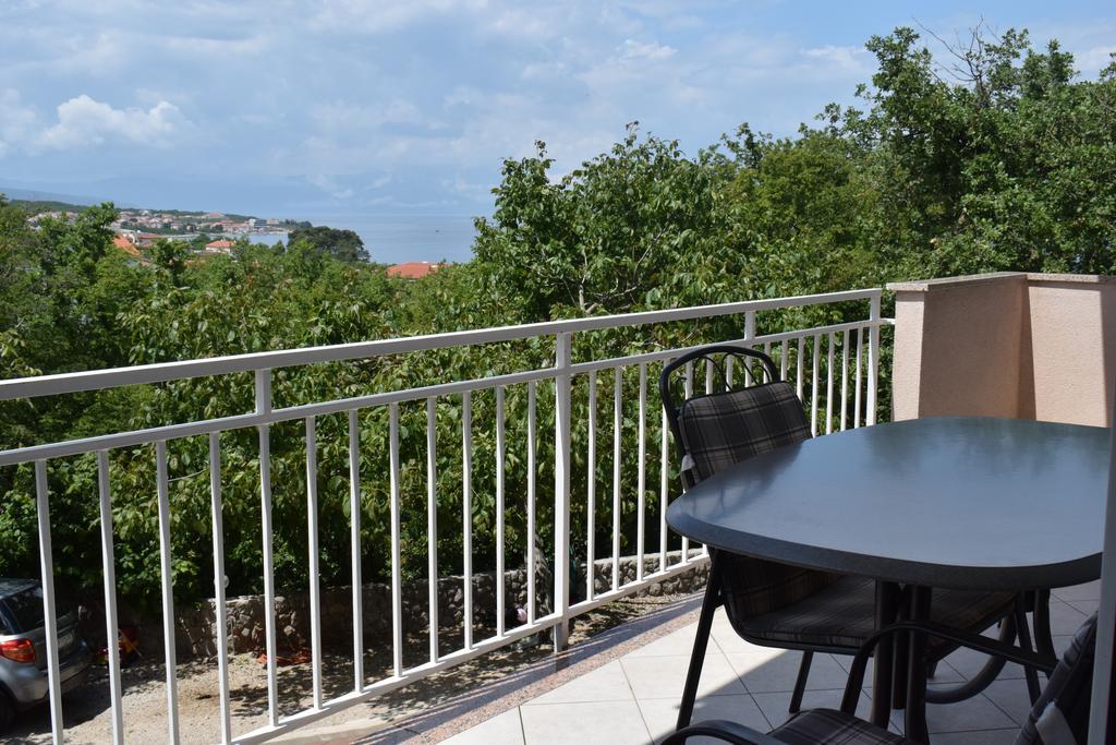 Apartments Green Oasis Malinska Esterno foto