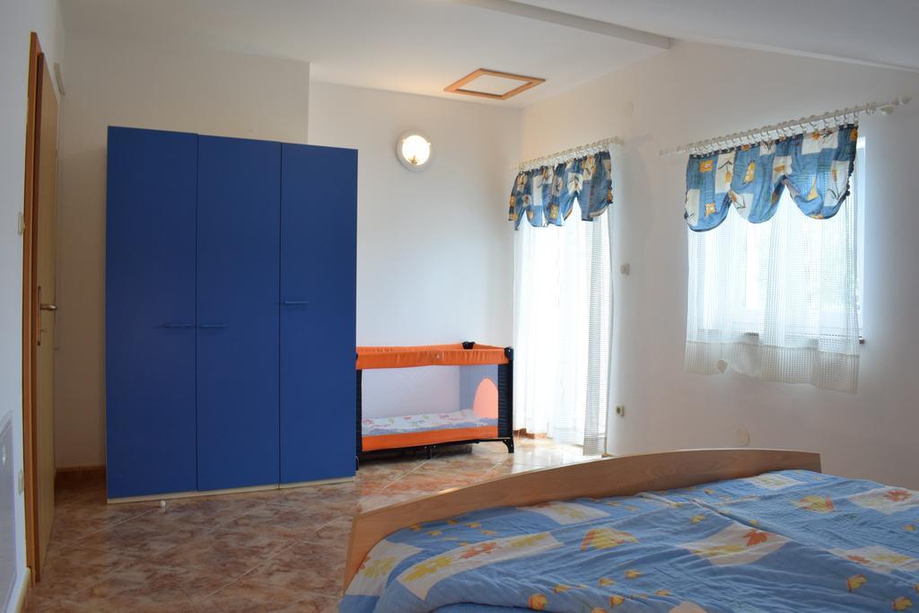 Apartments Green Oasis Malinska Esterno foto
